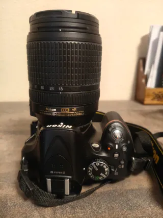 Nikon D5200 + Objetivo 18-140 VR