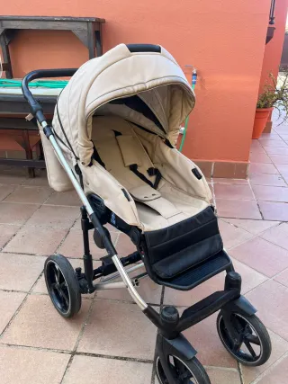 Carro de bebé beige