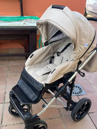 Carro de bebé beige