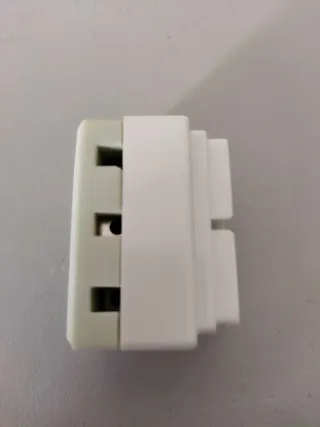 7 bases enchufe trifásico blanco