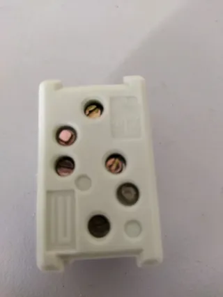 7 bases enchufe trifásico blanco