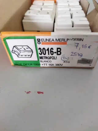 7 bases enchufe trifásico blanco