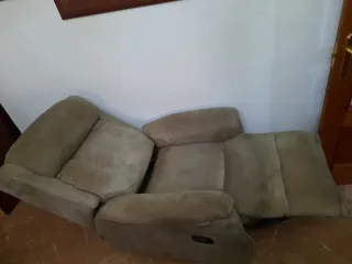 Sillón reclinable beige tela.