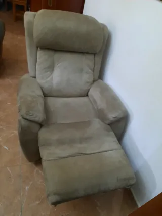 Sillón reclinable beige tela.