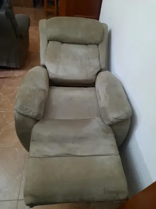 Sillón reclinable beige tela.