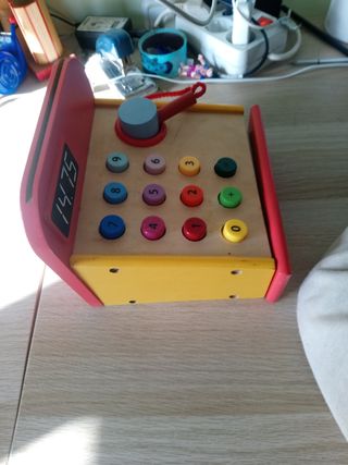 Caja registradora de madera para niños