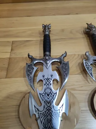 Par de espadas decorativas