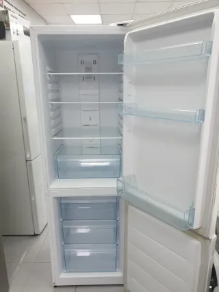 Nevera DAEWOO 1.85m x 60cm