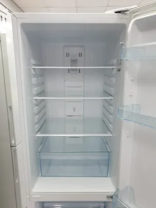 Nevera DAEWOO 1.85m x 60cm