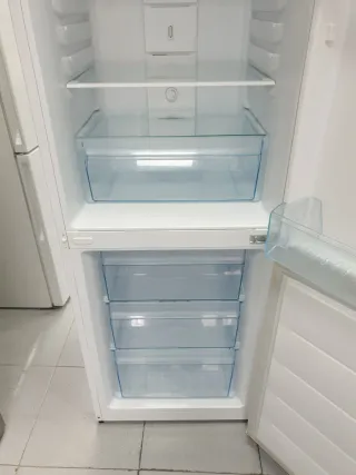 Nevera DAEWOO 1.85m x 60cm