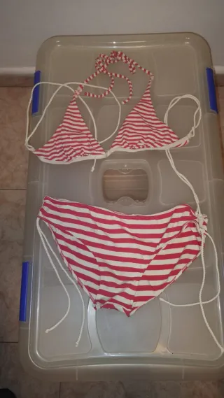 Bikini Rayas Rojas y Blancas estilo pinup