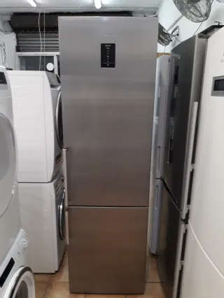 Nevera marca CORBERO altura 2 metro ancho 60cm