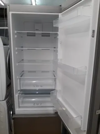 Nevera marca CORBERO altura 2 metro ancho 60cm