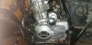 Motocicleta Custom 125cc . 20.000 km.