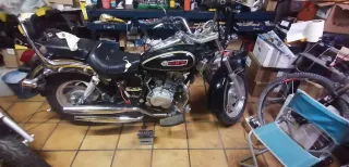 Motocicleta Custom 125cc . 20.000 km.