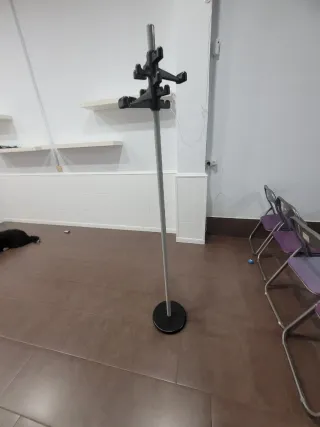 Perchero de pie moderno