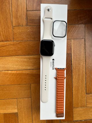 Apple Watch 10 Aluminium Beige y Naranja