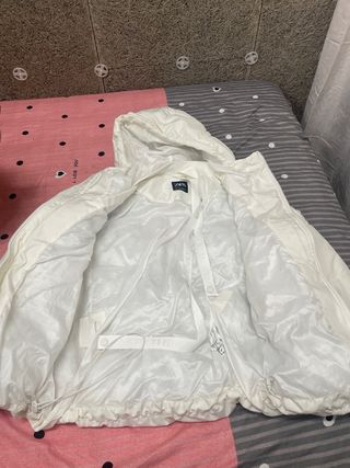 Chaqueta Zara Blanca con Capucha