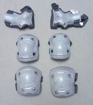 Patines de 4 ruedas blancos y morados
