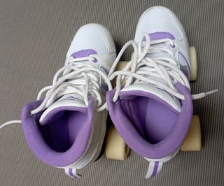 Patines de 4 ruedas blancos y morados