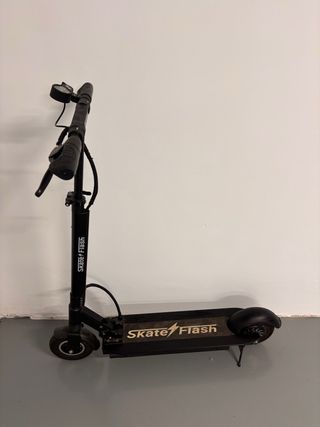 Patinete Eléctrico Skateflash Casi Nuevo, 150km