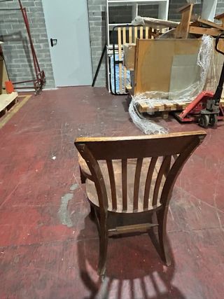 Sillón de despacho antiguo de madera