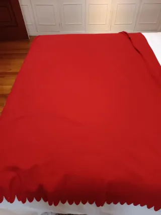 Copriletto in poliestere Rosso