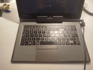 Portátil Tablet Toshiba Gris y Negro