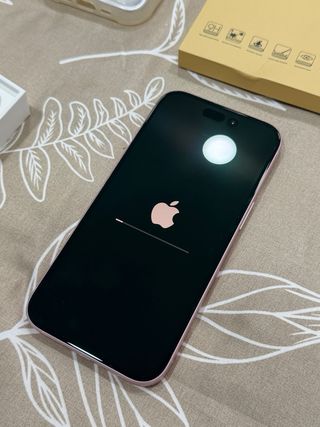 iPhone 15 128GB Rosa + 7 Fundas