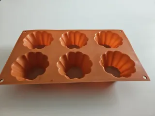 Molde de silicona naranja para 6 magdalenas