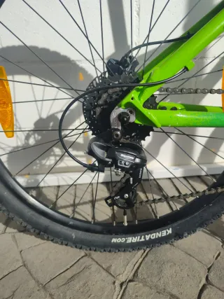 Bicicleta Scott con suspensión delantera