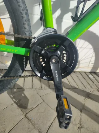 Bicicleta Scott con suspensión delantera