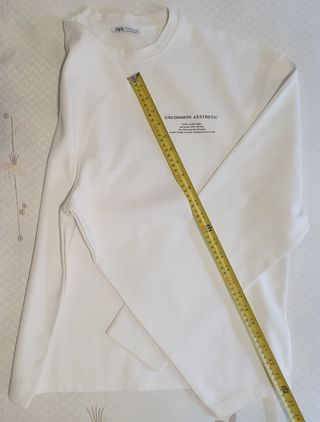 Sudadera Zara Blanca UNCOMMON AESTHETIC Talla M