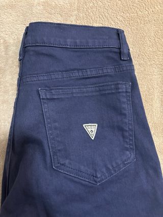 Pantalón vaquero infantil Guess azul