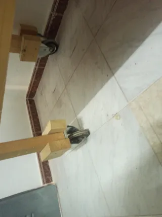 Mesa de trabajo con morsa medidas 142a 65f 92cm a