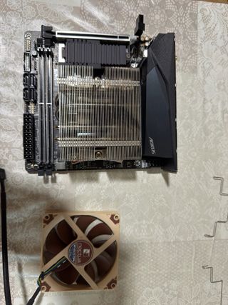 Placa Gigabyte B550I AORUS PRO + Ryzen 9 5900X