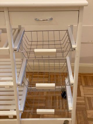 Carrito verdulero con cajones y botellero