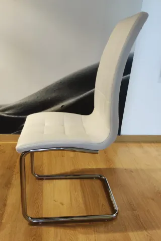 Mesa y 6 Sillas Comedor en blanco y acero