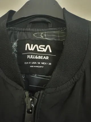 Cazadora Pull&Bear NASA Negra y Gris