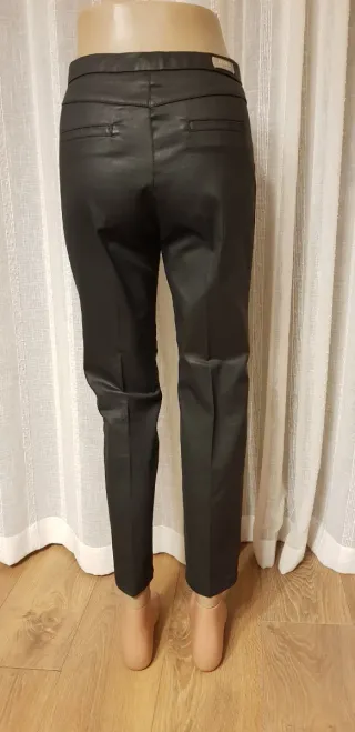 Pantalón efecto piel T38