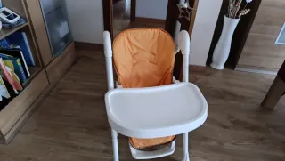 Trona bebé plegable naranja