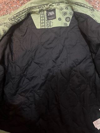 Chaqueta Zara verde con estampado