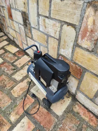 Compresor de aire 1,2 kW, 10 bar