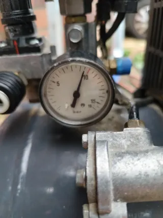 Compresor de aire 1,2 kW, 10 bar