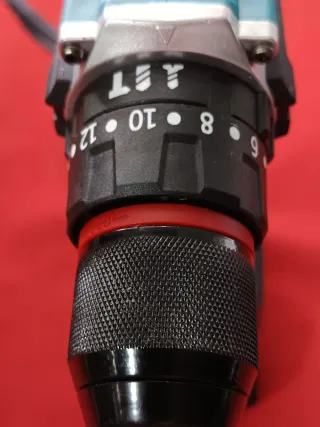 Taladro  Atornillador  Makita 18V con Percutor.