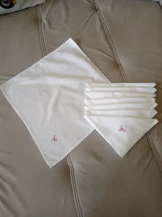 Mantelería bordada flores rosa