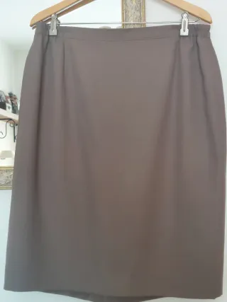 Conjunto Falda y Chaqueta Marrón