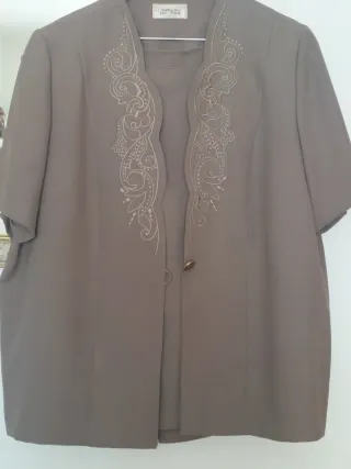 Conjunto Falda y Chaqueta Marrón