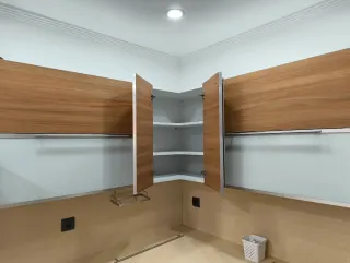 Mueble alto esquinero cocina madera y cristal