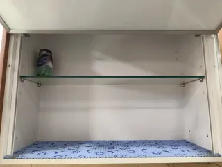 Mueble alto esquinero cocina madera y cristal